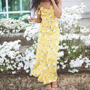 Floral yellow ruffle dress!